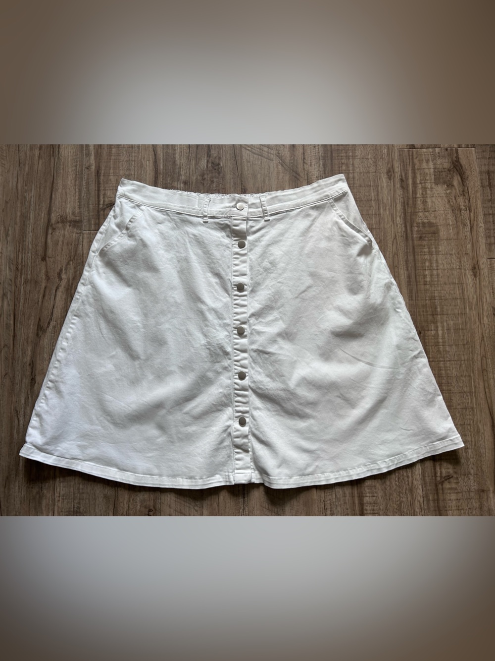 Women’s White Button-Front A-Line Skirt basic neutral summer beachy boho cotton